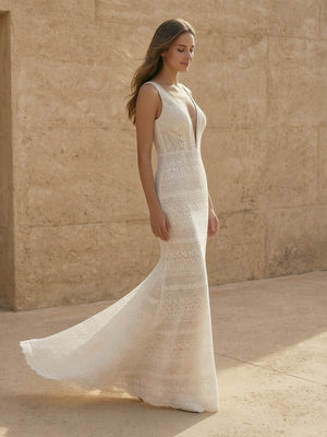Laces Mermaid V Neck Long Wedding Dresses