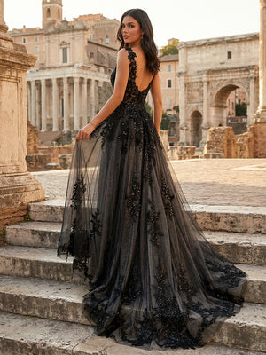 Laces A Line V Neck Long Wedding Dresses